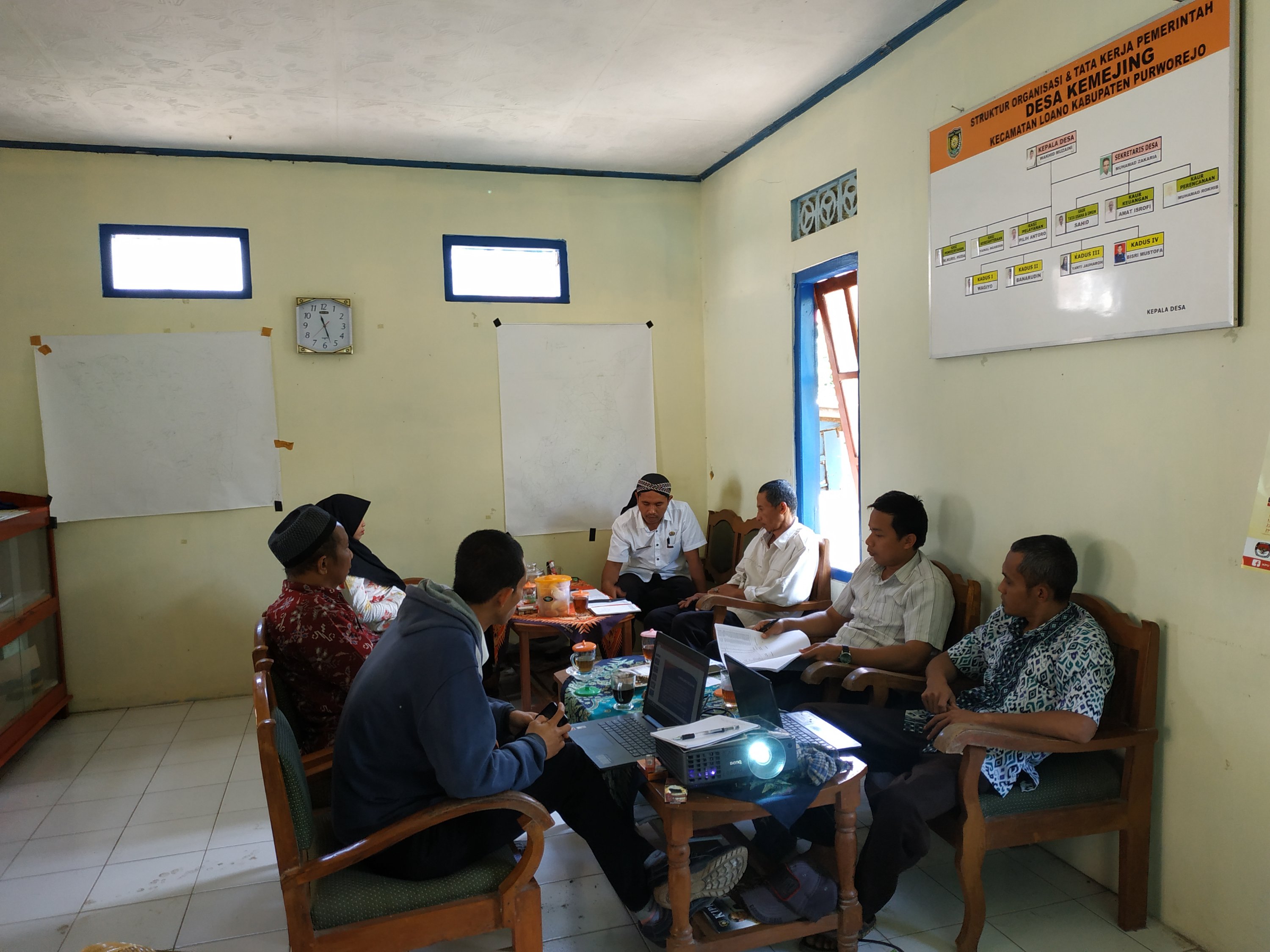 RAPAT INTERNAL PEMERINTAH DESA